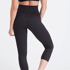 SPANX Active Cropped Leggings size Medium